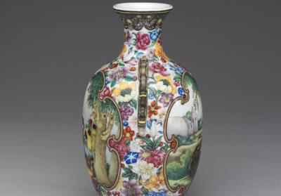 图片[3]-Vase with two dragon-shaped ears and European figures in falangcai polychrome enamels, Qing dynasty, Qianlong reign, 1736-1795-China Archive